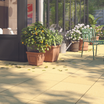 Terrasse avec dalles en béton beige Bonifay