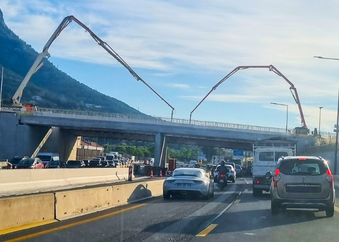 Coulage béton hors norme sur le chantier d'élargissement de l'A57
