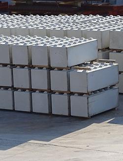 Bloc béton à emboîtement 