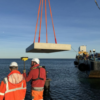 participation à un chantier hors norme avec la fabrication de dalles en béton pour la ville de Sainte Maxime