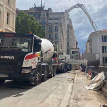 Construction d'un immeuble avec nos bétons à empreinte carbone réduite B Green Bonifay